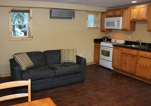 Motel Tahquamenon Suites Lodging