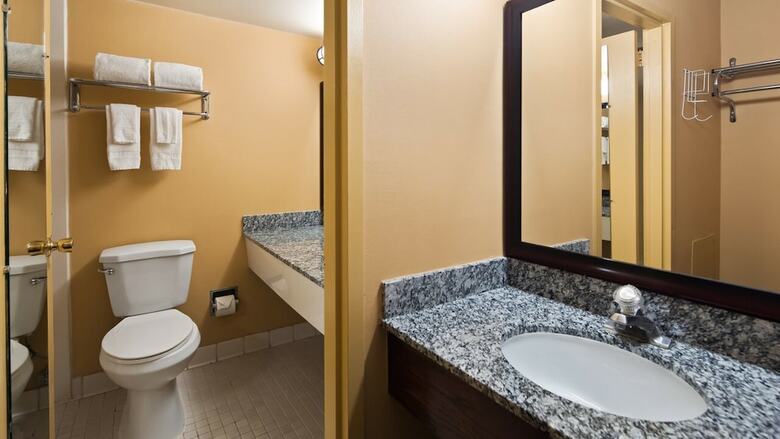 Hotel Clarion Inn Falls Church- Arlington