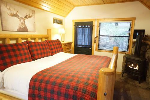 Shaver Lake Village Hotel