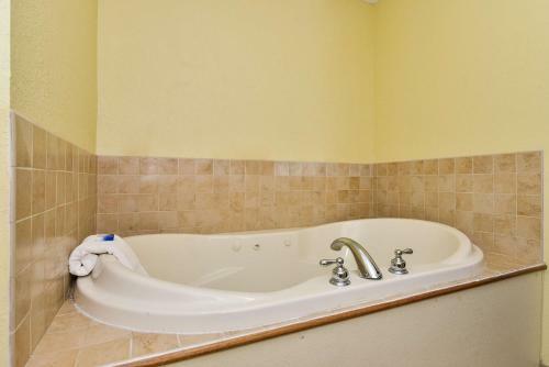 Hotel Best Western Plus Crossroads Inn & Suites