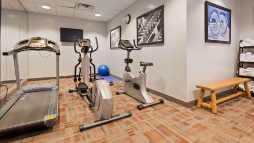 Hotel Best Western Plus Crossroads Inn & Suites