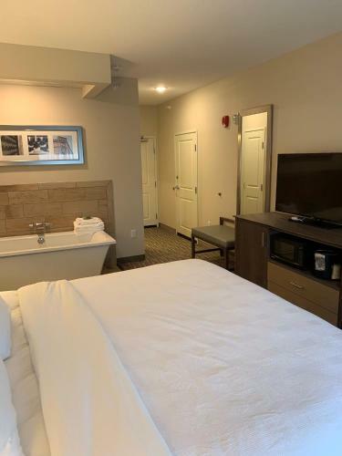 Grandstay Hotel & Suites