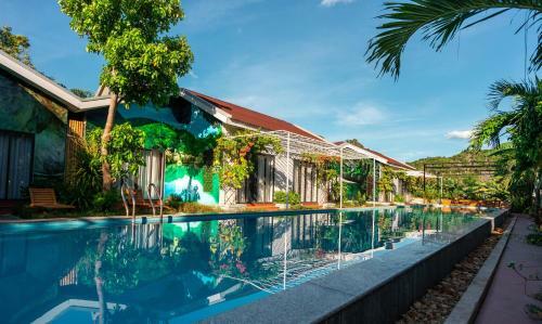 Hotel Son Doong Bungalow