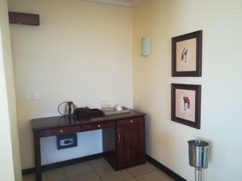 Hostal Moon And Sixpence Garden Guest House