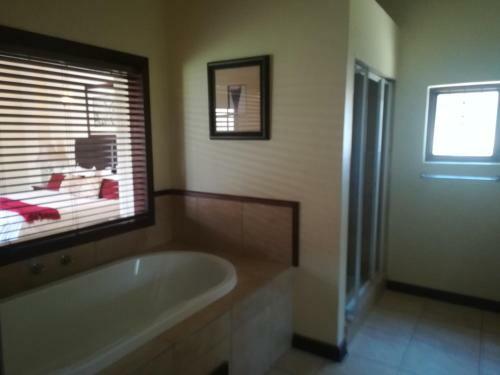 Hostal Moon And Sixpence Garden Guest House