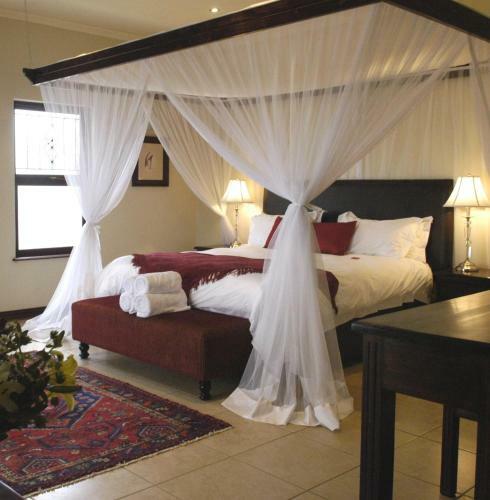 Hostal Moon And Sixpence Garden Guest House