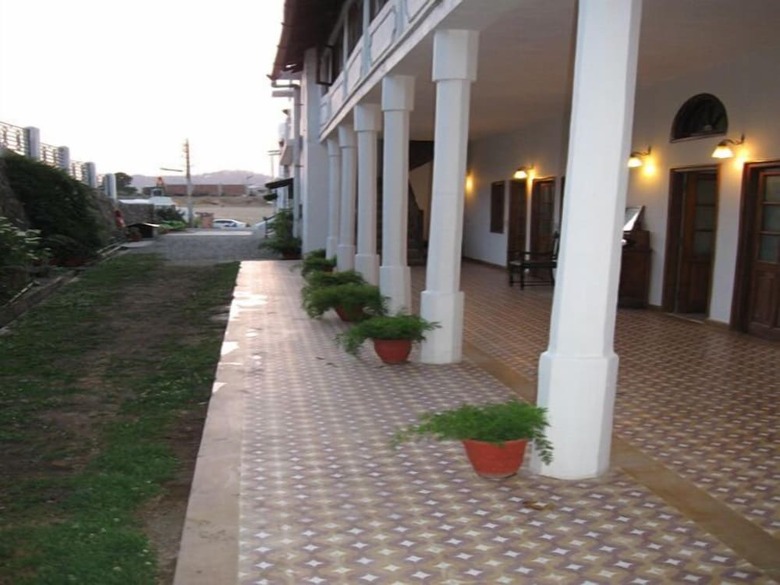 Hotel Himalayan Club