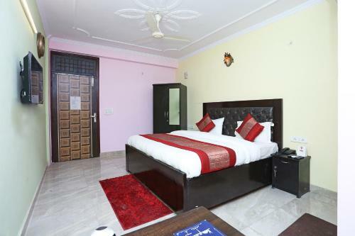 Hotel Oyo 11504 N D Star Residency