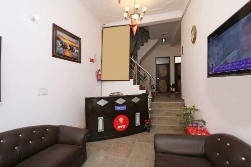 Hotel Oyo 11504 N D Star Residency