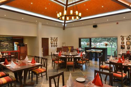 Hotel Madhubhan Resort & Spa