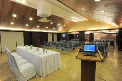 Hotel Madhubhan Resort & Spa