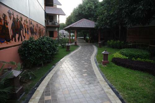 Hotel Madhubhan Resort & Spa