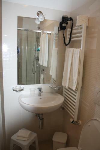 Hostal Affittacamere La Genzianella
