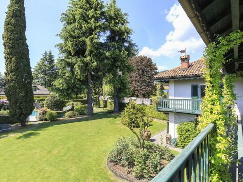 Lesa Villa Sleeps 8 Pool Air Con Wifi