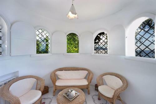 San Montano Villa Sleeps 12 Pool Air Con Wifi