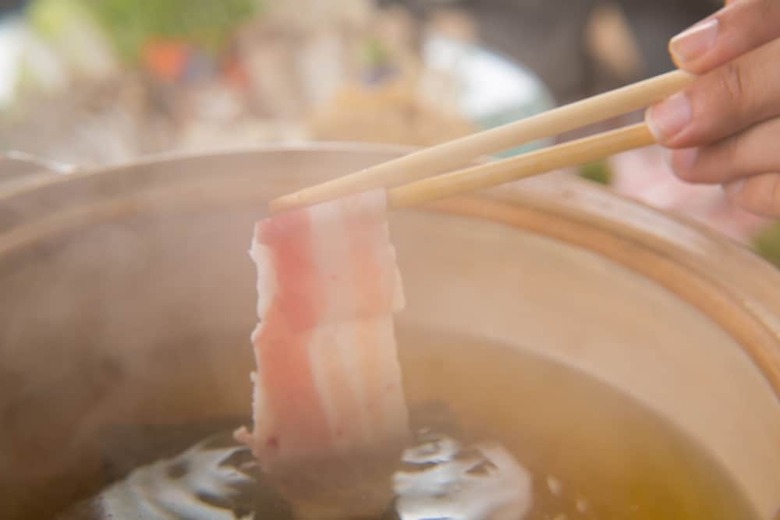 Hitoyoshi Onsen Nabeyahonkan