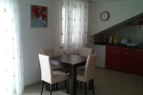 Nn Franovic Apartments