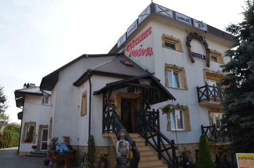Hostal Go?ciniec Podkowa