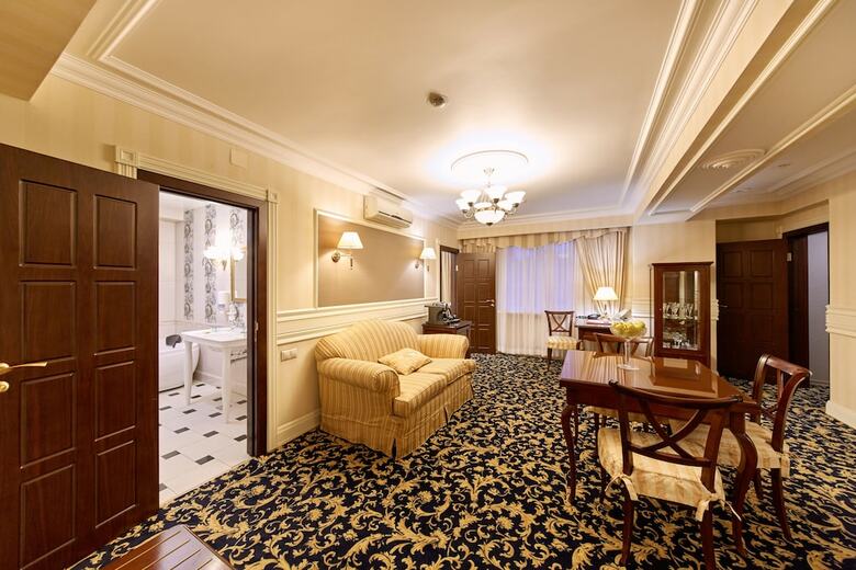Zvezda Hotel