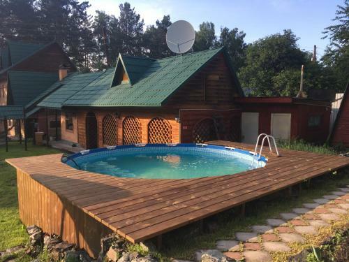 Hostal Holiday House Aveliya