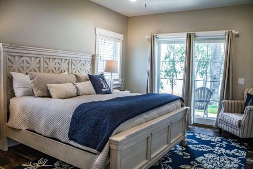Hotel Quarterdeck Resort