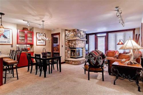 1106 Trappeur's Lodge, Trappeur's Crossing