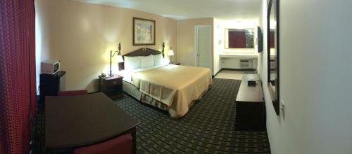 Gray Plaza Motel, Marion Il
