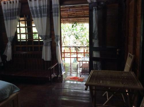 Quoc Phuong Riverside Homestay