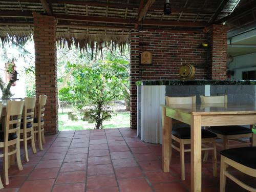 Quoc Phuong Riverside Homestay
