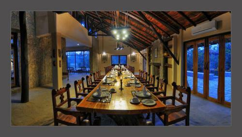 Hotel Kanha Earth Lodge