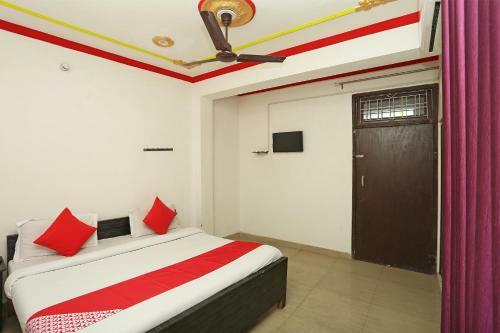 Oyo 17329 R K Hotel