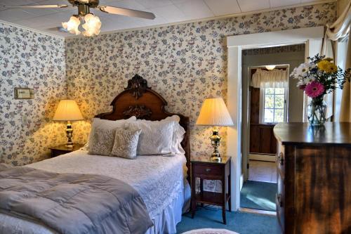 Bed & Breakfast Darby Field Inn
