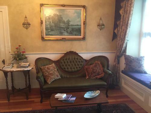 Posada The Whitmore Inn