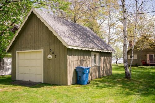Houghton Lake Hideaway Cottage