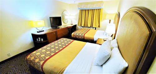 Motel Travel Inn And Suites