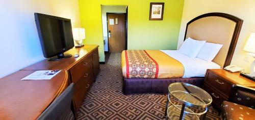 Motel Travel Inn And Suites