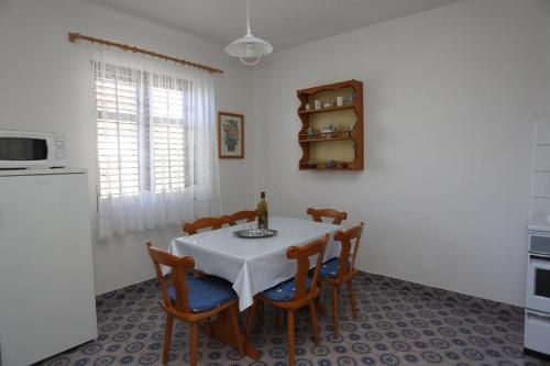 Apartments With A Parking Space Supetar, Brac - 2903