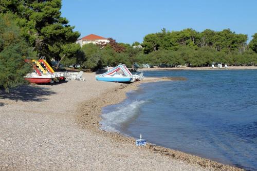 Apartments With A Parking Space Supetar, Brac - 2903