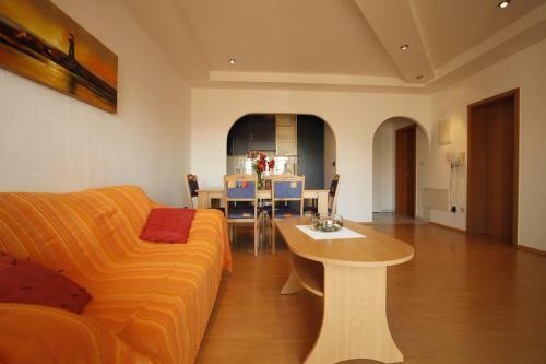 Apartment Lana
