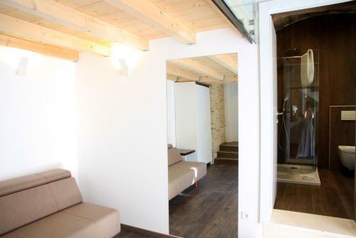 Hostal Azur Palace Luxury Rooms
