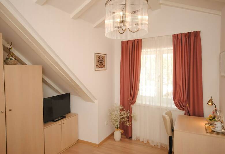 Hostal Lanterna Rooms