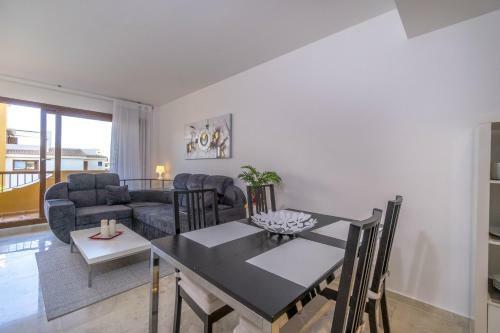 Punta Prima Apartment Sleeps 4 Pool Wifi