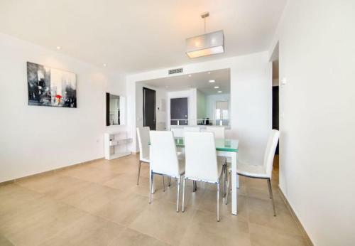 Punta Prima Apartment Sleeps 6 Pool Wifi
