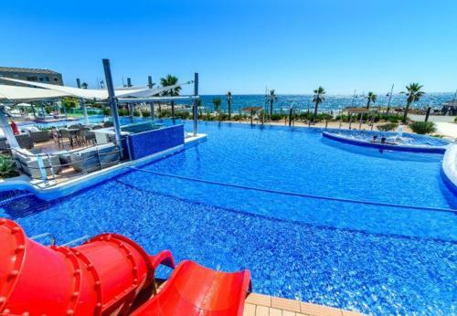 Punta Prima Apartment Sleeps 6 Pool Wifi