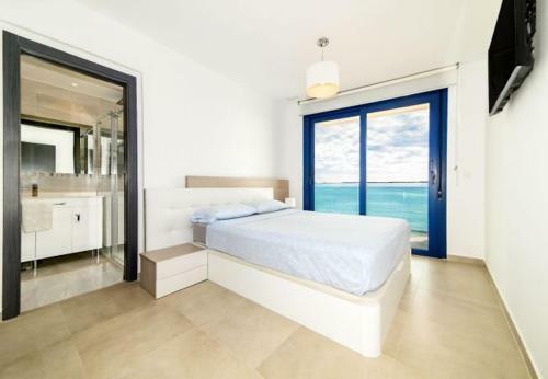 Punta Prima Apartment Sleeps 6 Pool Wifi