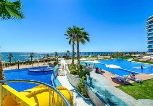 Punta Prima Apartment Sleeps 6 Pool Wifi