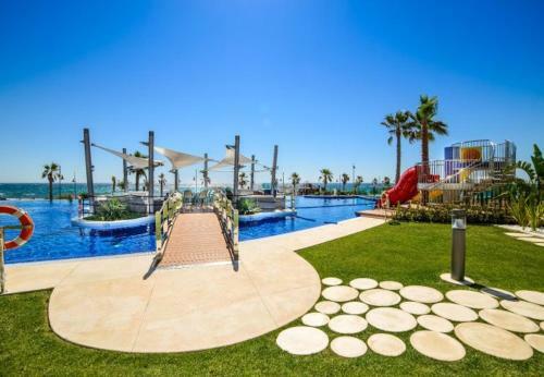 Punta Prima Apartment Sleeps 4 Pool Air Con Wifi