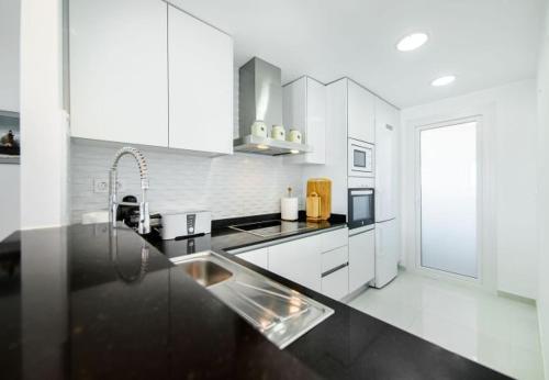 Punta Prima Apartment Sleeps 4 Pool Air Con Wifi