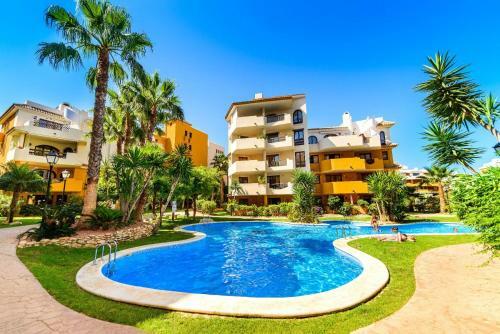 Punta Prima Apartment Sleeps 4 Pool Wifi