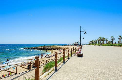 Punta Prima Apartment Sleeps 4 Pool Wifi